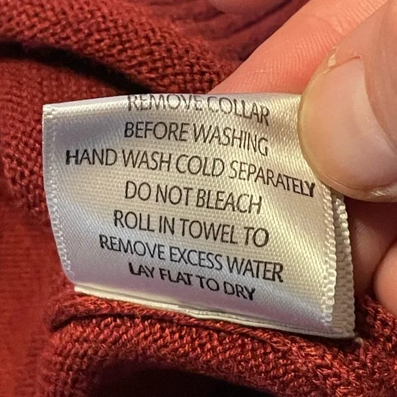 ModCloth women’s size Medium red lightweight cardigan - Picture 3 of 7